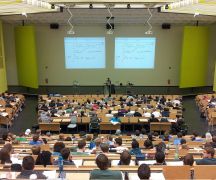 Zdjęcie - O czym powinien pamiętać student, który dorabia do renty rodzinnej? 